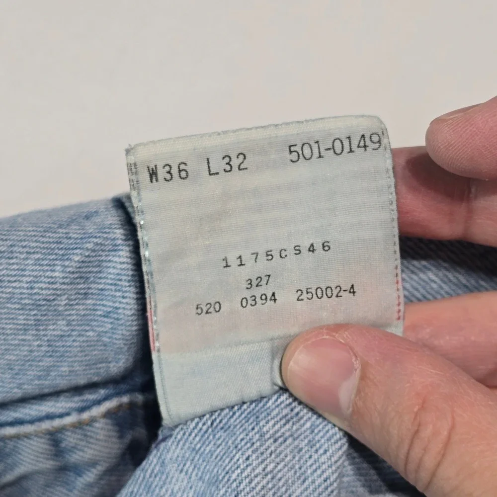 Vintage Levis 501 Jeans 36x32 Light Wash Button Fly Made in USA 1994 501-0149 - Picture 6 of 16